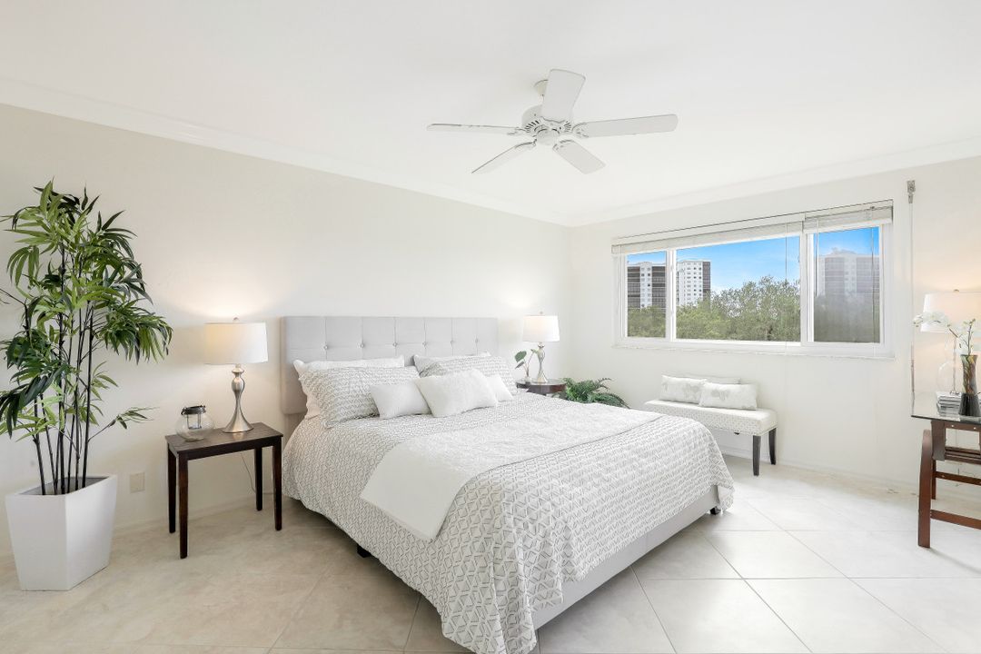 320 Horse Creek Dr #403, Naples, FL 34110