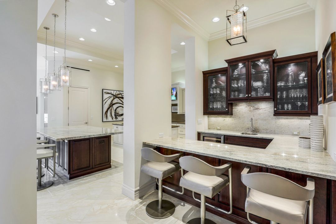 16462 Seneca Way, Naples, FL 34110