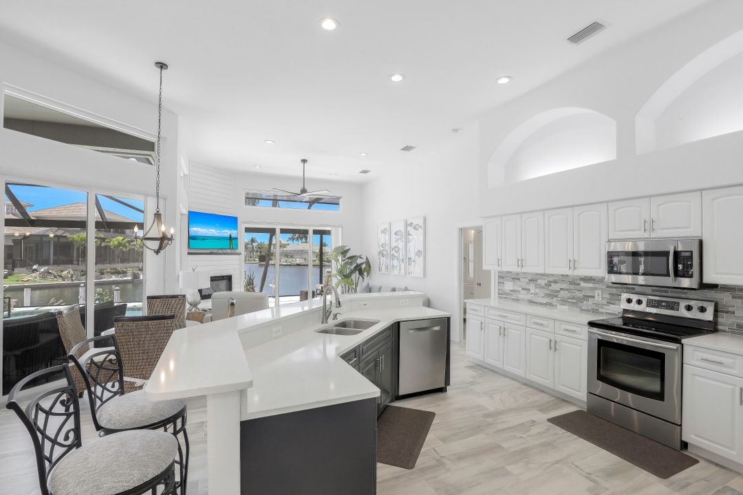 160 S Seas Ct, Marco Island, FL 34145