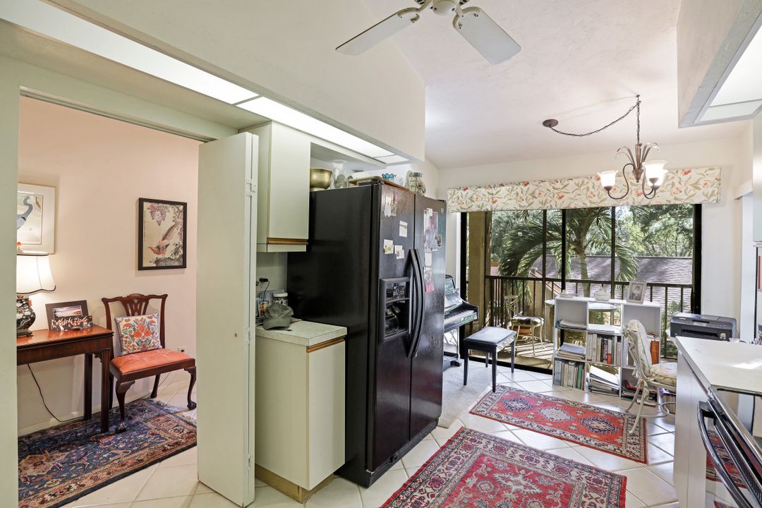 325 Bay Forest Dr #201, Naples, FL 34110