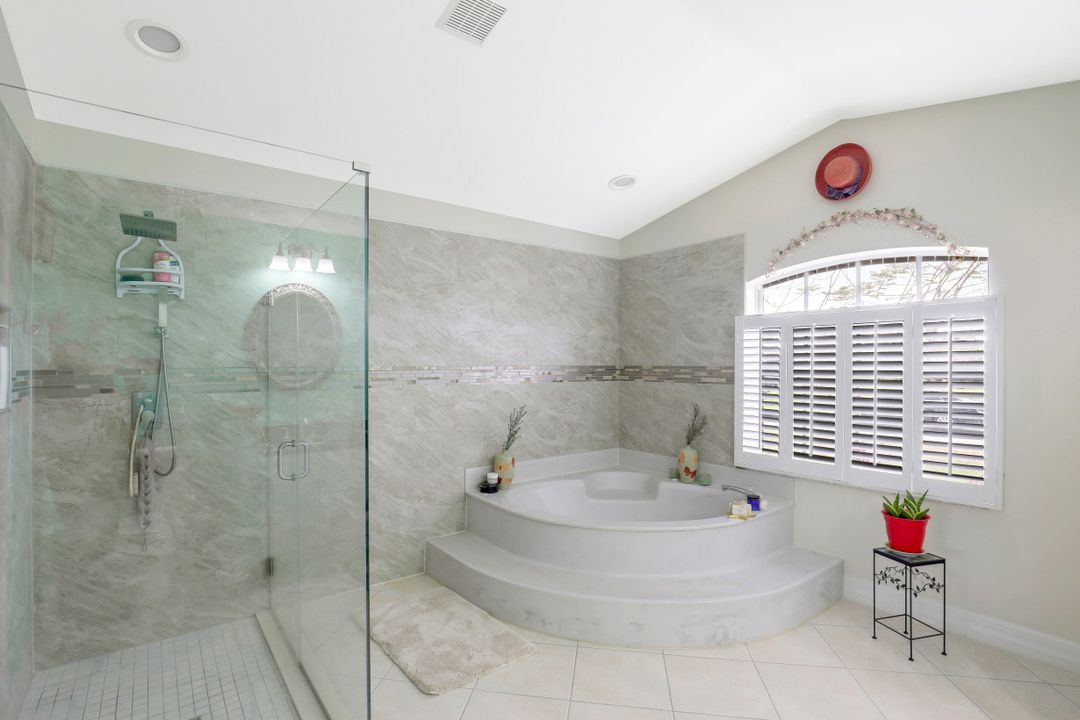 415 SE 17th St, Cape Coral, FL 33990