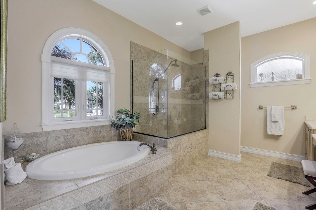 149 S Seas Ct, Marco Island, FL 34145