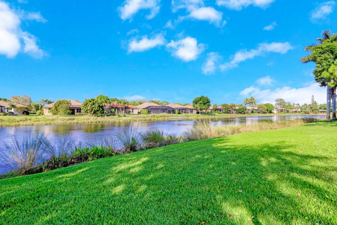 6472 Autumn Woods Blvd, Naples, FL 34109