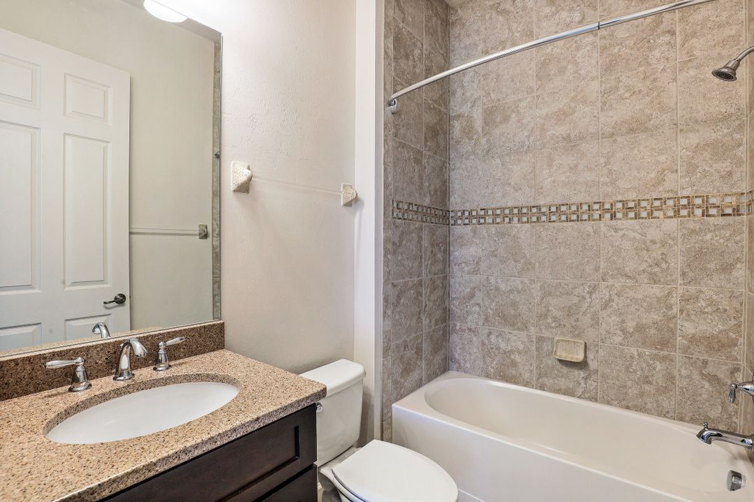 9106 Limestone Ln, Naples, FL 34120