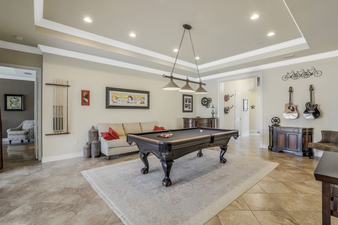 3910 Glacier Ct, Naples, FL 34119