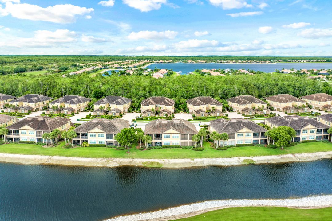 9525 Ironstone Terrace #Unit 202, Naples, FL 34120