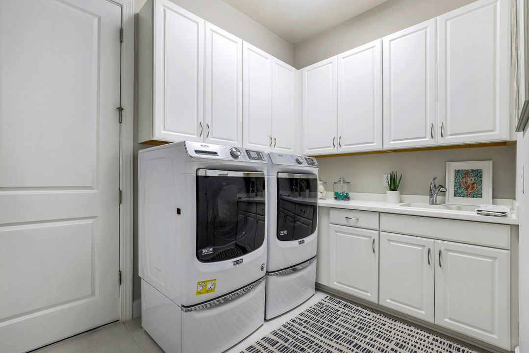 9496 Montelanico Loop, Naples, FL 34119