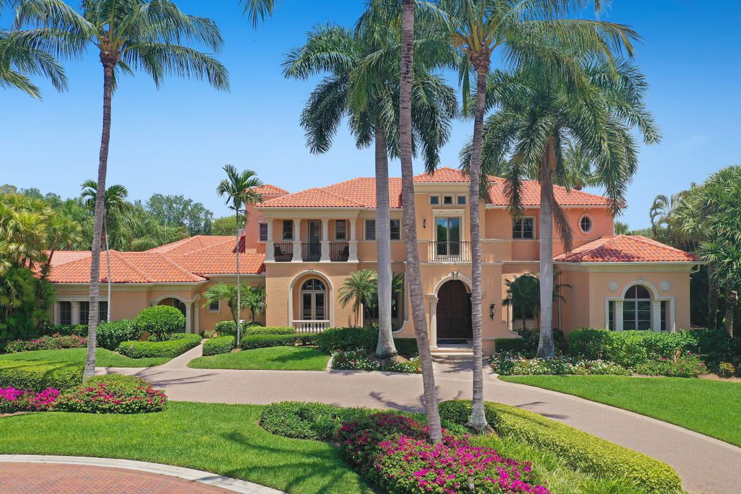 9779 Bent Grass Bend, Naples, FL 34108