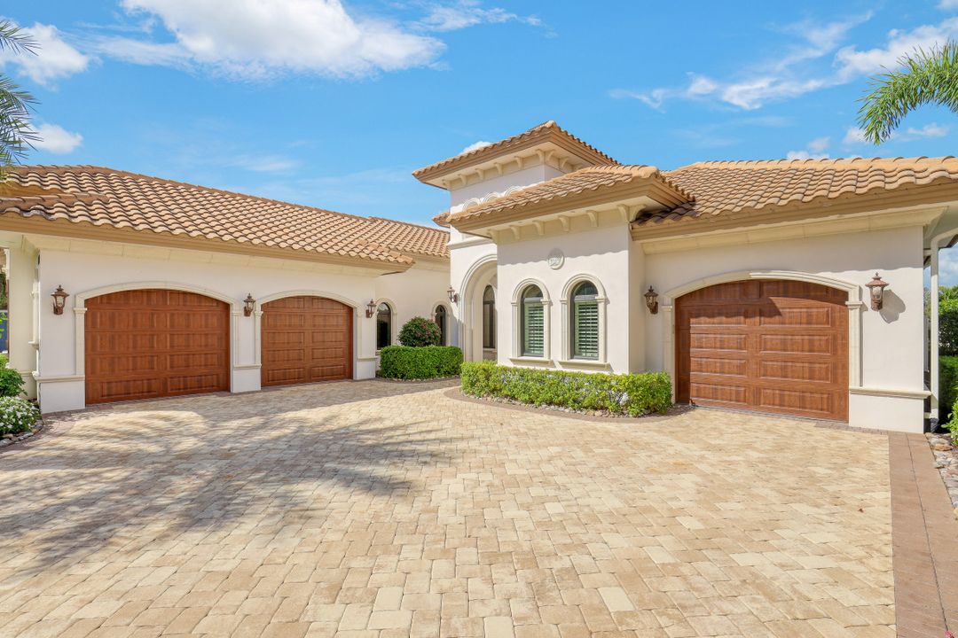 16459 Seneca Way, Naples, FL 34110