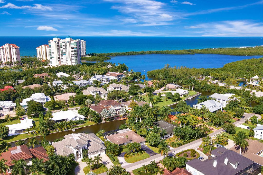 5165 Starfish Ave, Naples, FL 34103