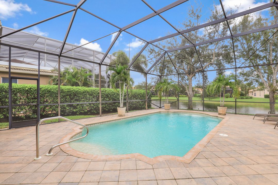 1818 Senegal Date Dr, Naples, FL 34119