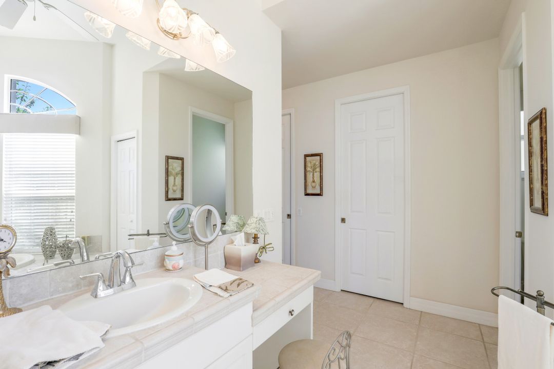 5219 SW 5th Pl, Cape Coral, FL 33914