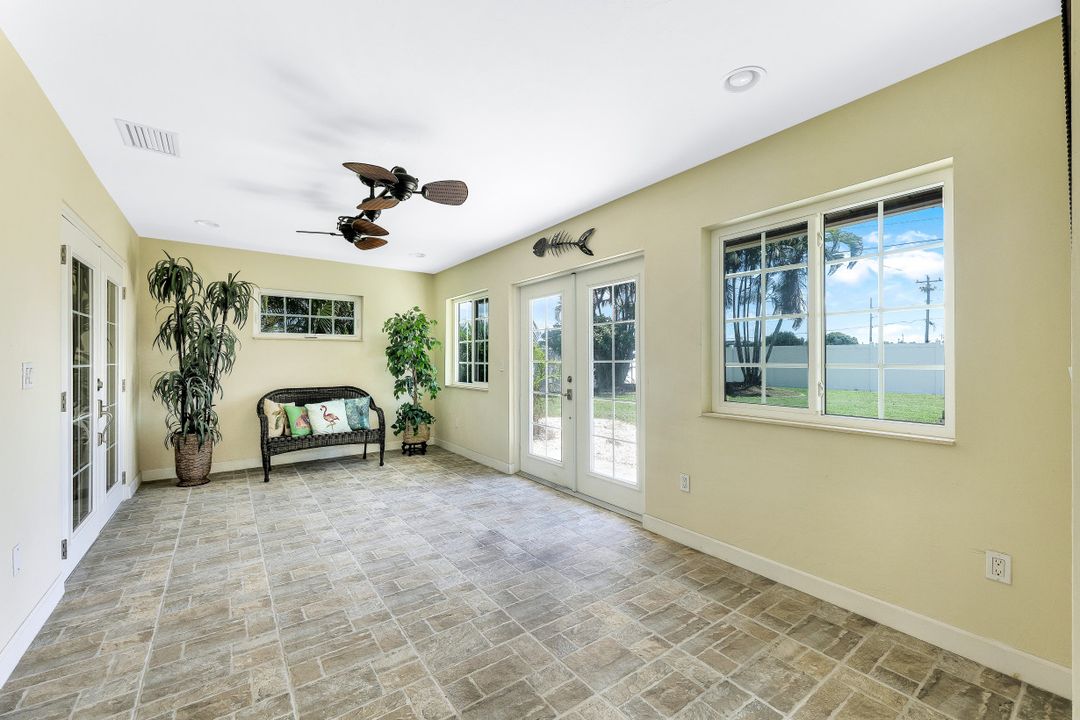 5 SE 20th Pl, Cape Coral, FL 33990