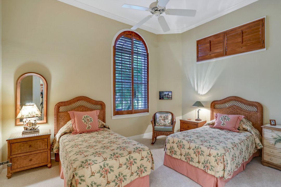 27280 Oak Knoll Dr, Bonita Springs, FL 34134