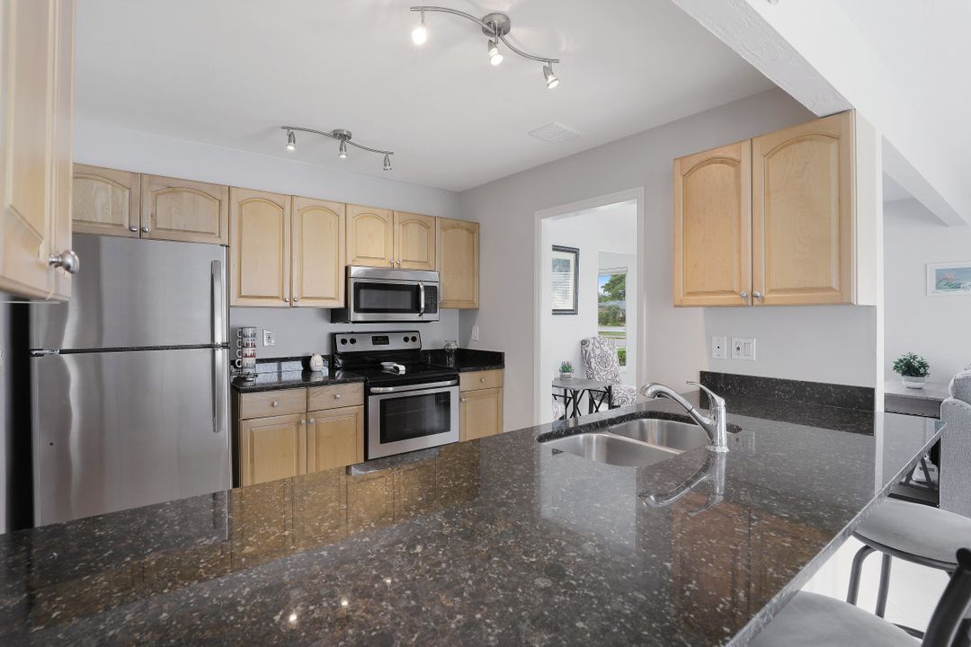 701 93rd Ave N, Naples, FL 34108