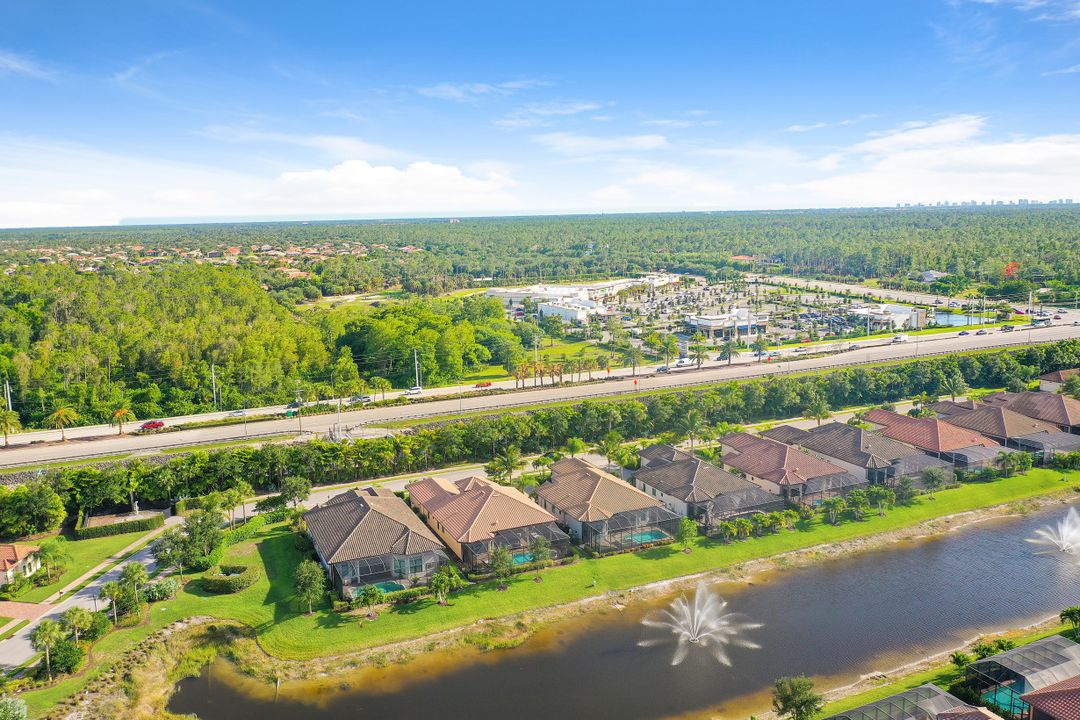 7446 Lantana Cir, Naples, FL 34119