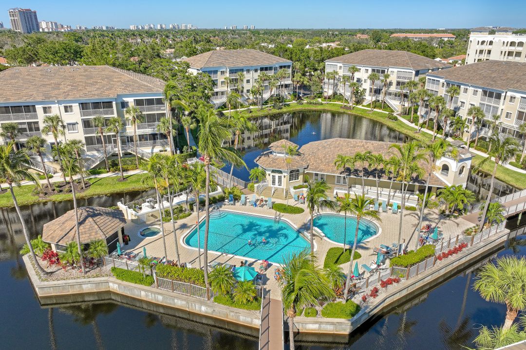 7606 Pebble Creek Cir #304, Naples, FL 34108