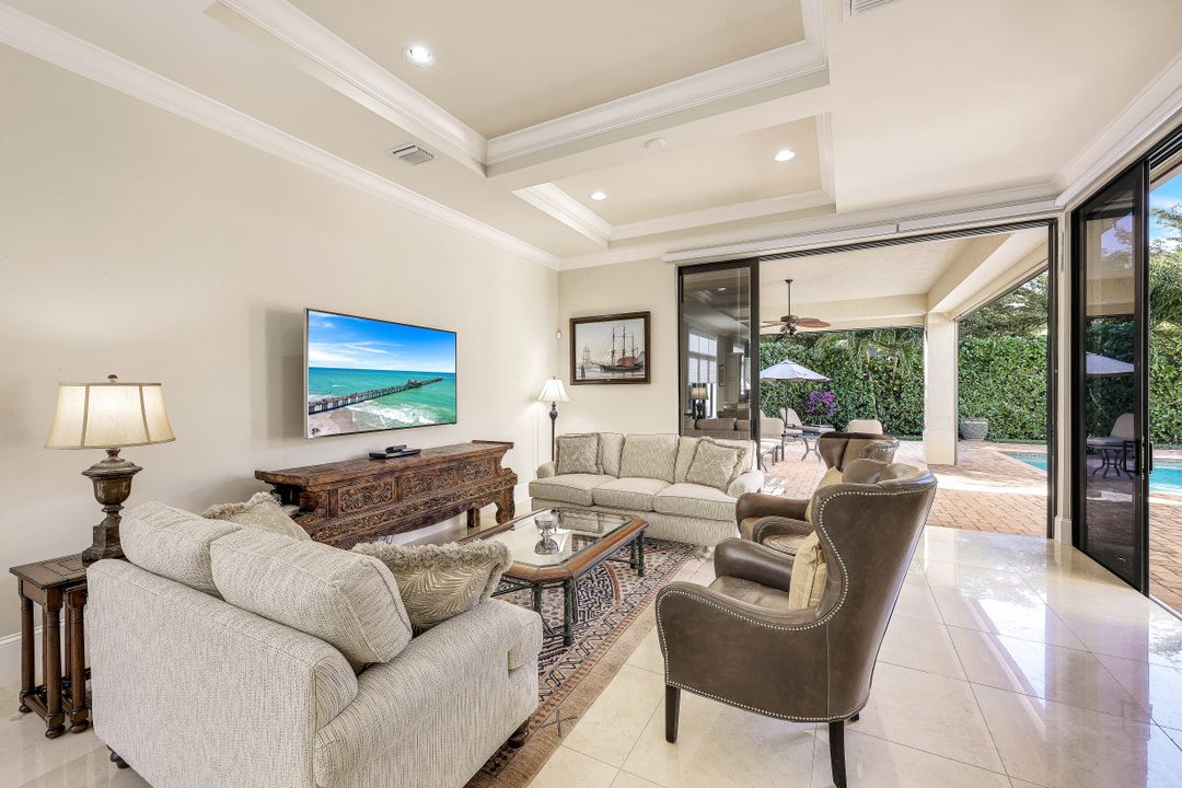 2351 Traditions Ct, Naples, FL 34105