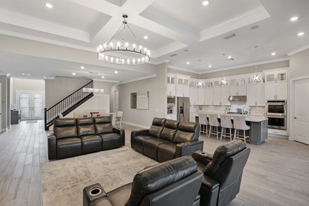 19617 Waterman Ct, Miromar Lakes, FL 33913