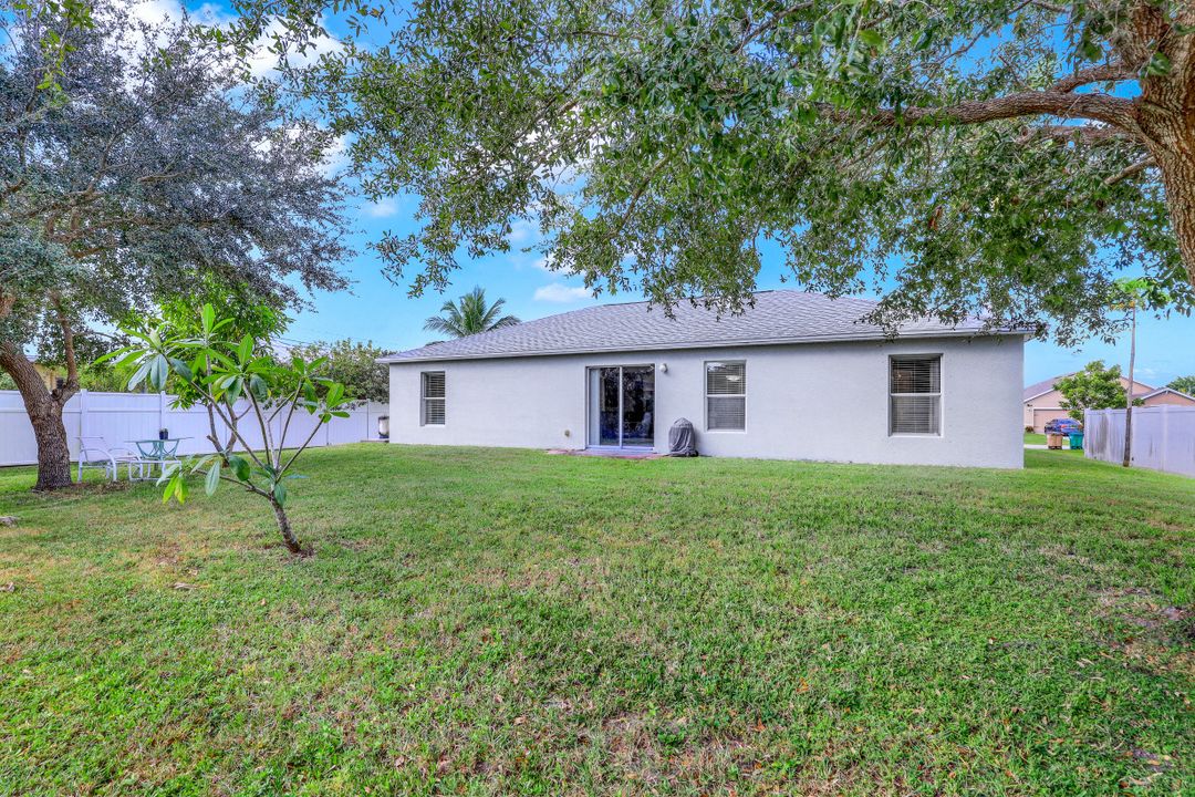 326 SW 19th Ln, Cape Coral, FL 33991