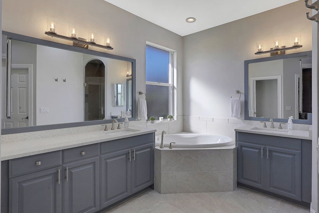 4931 SW 20th Ave, Cape Coral, FL 33914