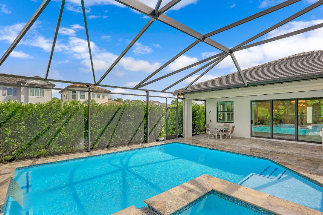 10030 Florence Cir, Naples, FL 34119