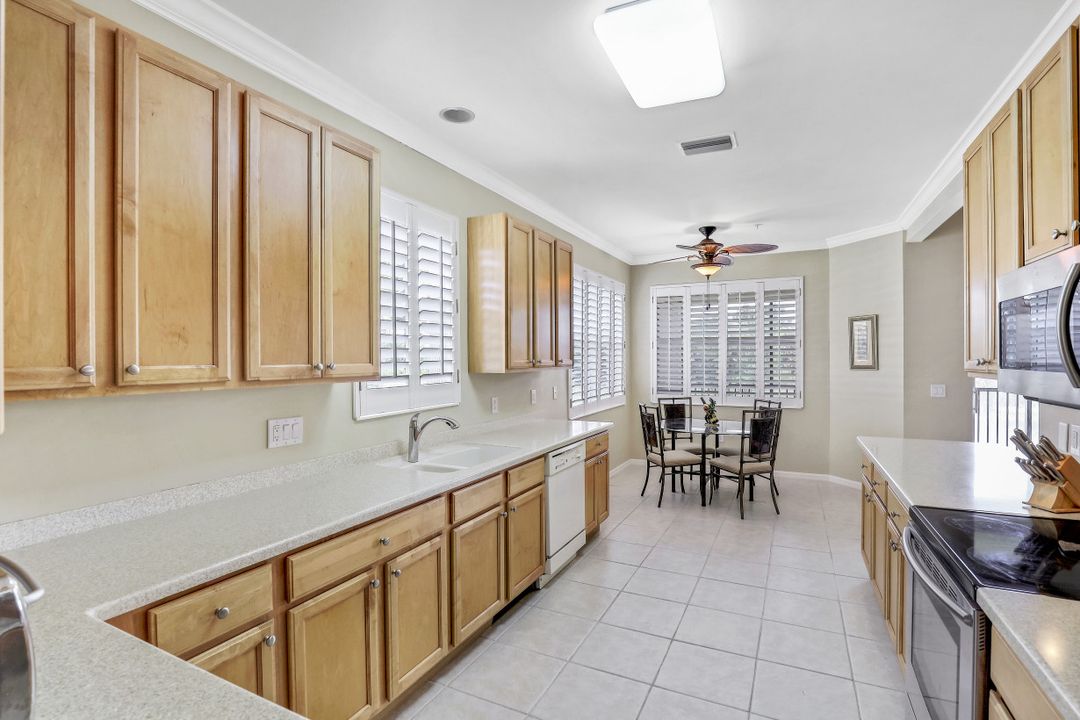 7060 Bay Woods Lake Ct #201, Fort Myers, FL 33908