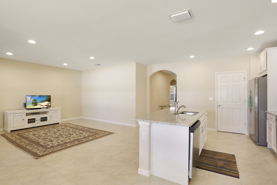 3146 Birchin Ln, Fort Myers, FL 33916