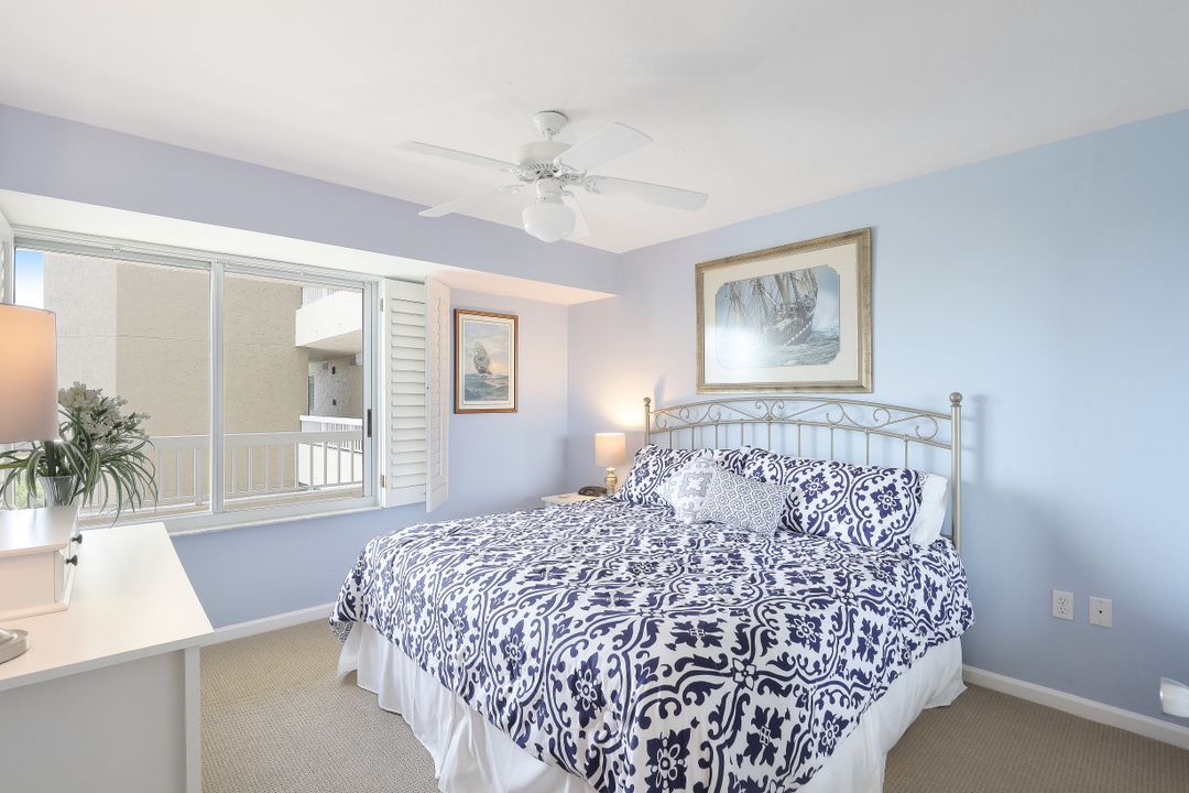 21 Bluebill Ave #905, Naples, FL 34108