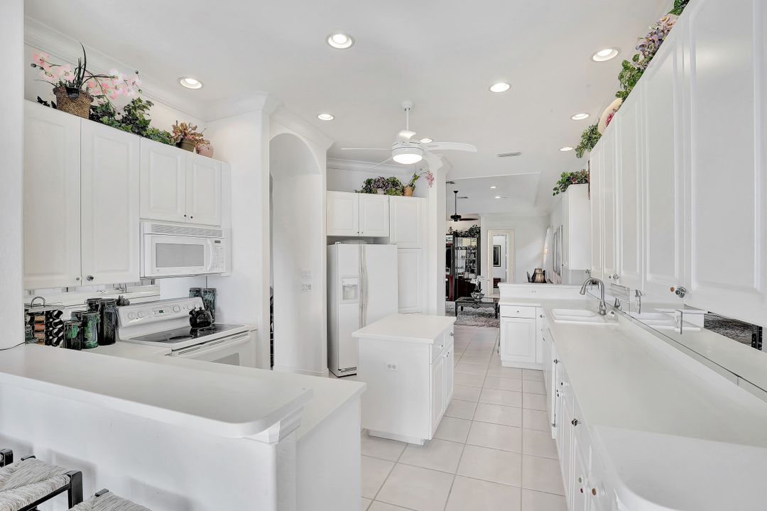 112 April Sound Dr, Naples, FL 34119