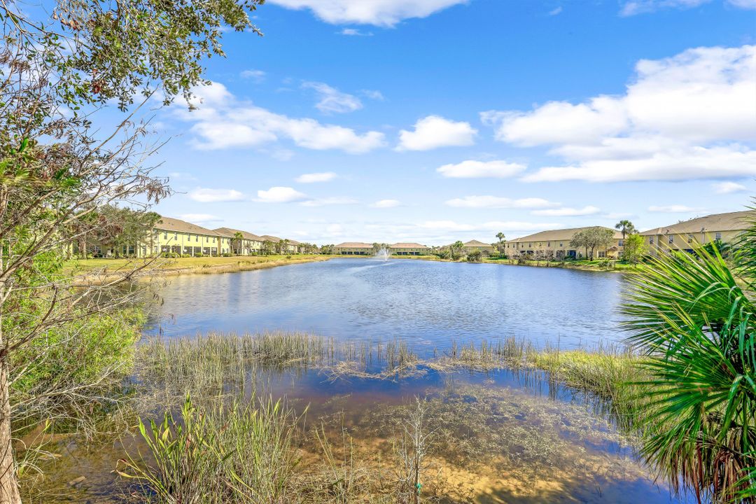9063 Gervais Cir #1207, Naples, FL 34120