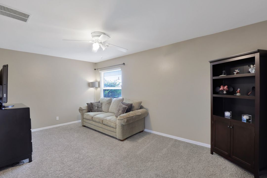 9191 Pittsburgh Blvd, Fort Myers, FL 33967