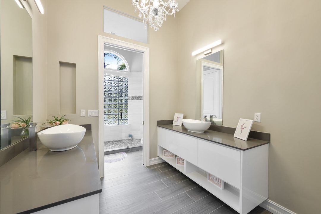 4055 1st Ave SW, Naples, FL 34119