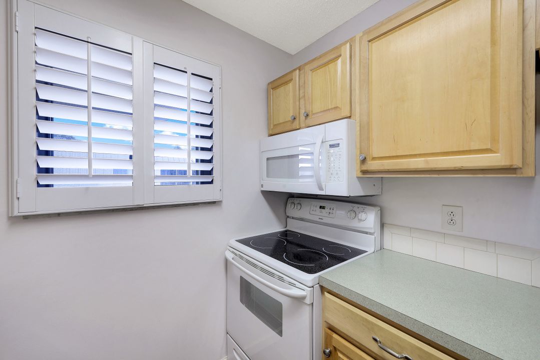766 Central Ave #319, Naples, FL 34102