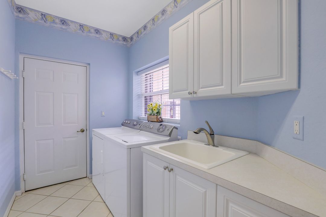 5230 Birmingham Dr #102, Naples, FL 34110