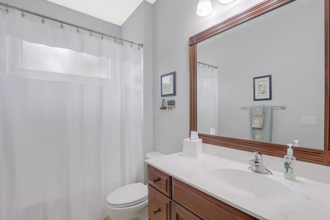 10621 Sir Michaels Pl Dr, Bonita Springs, FL 34135