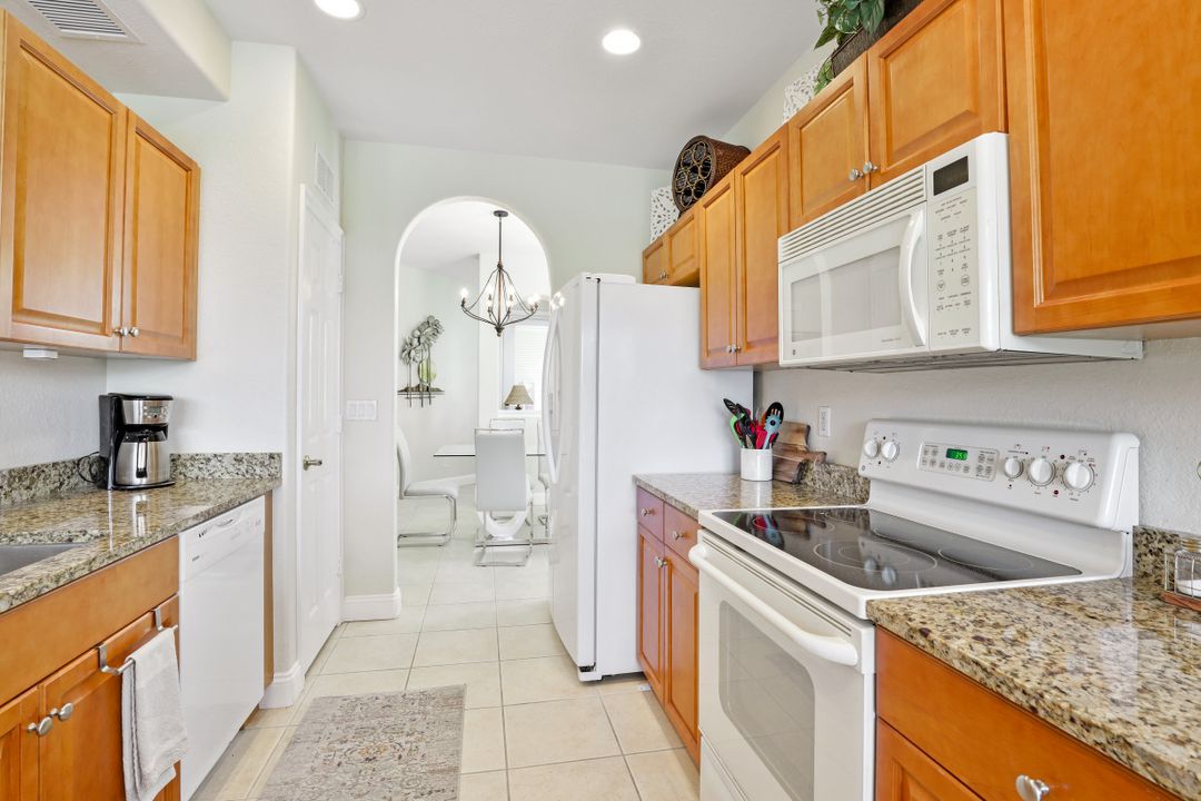 5518 Cape Harbour Dr #101, Cape Coral, FL 33914