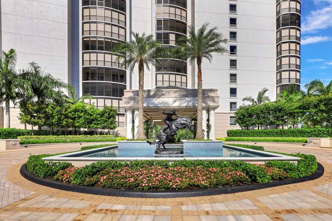 8665 Bay Colony Dr #702, Naples, FL 34108