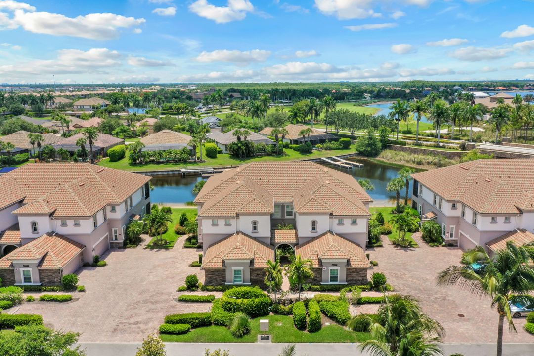 8843 Nautical Landing Cir #101, Naples, FL 34120