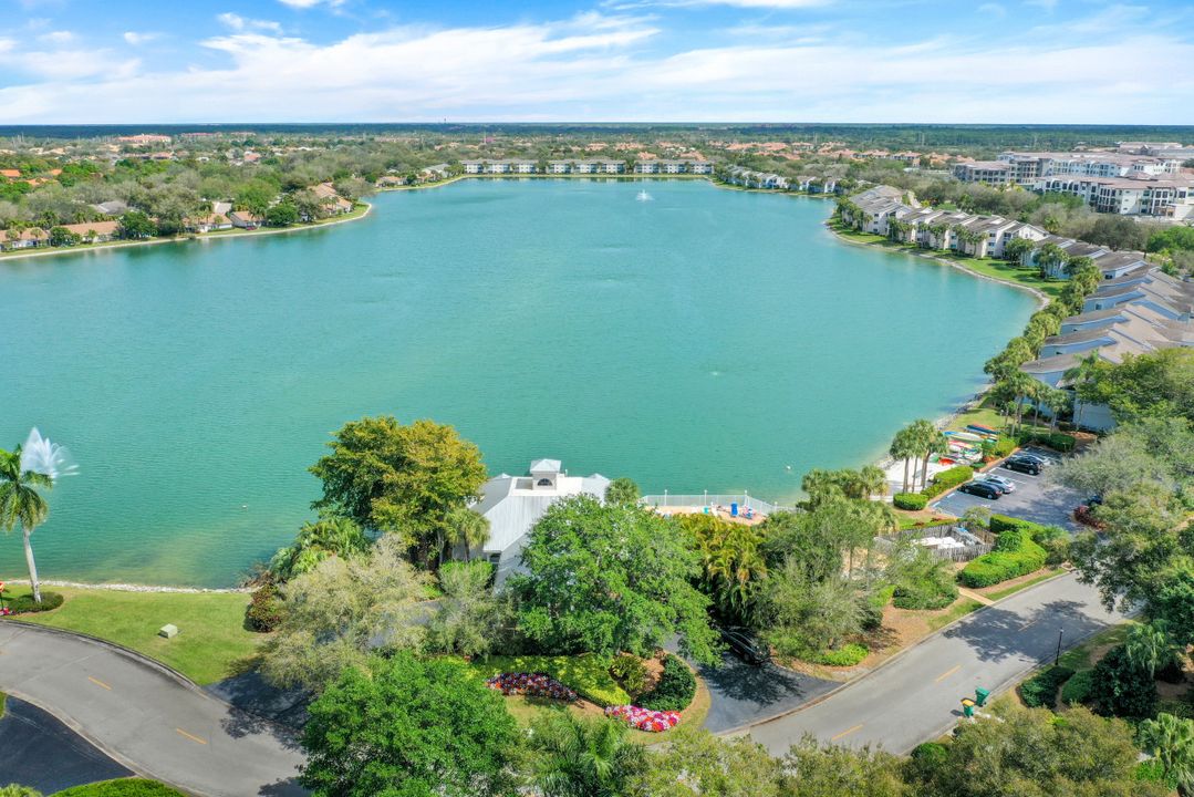 2810 Sailors Way, Naples, FL 34109