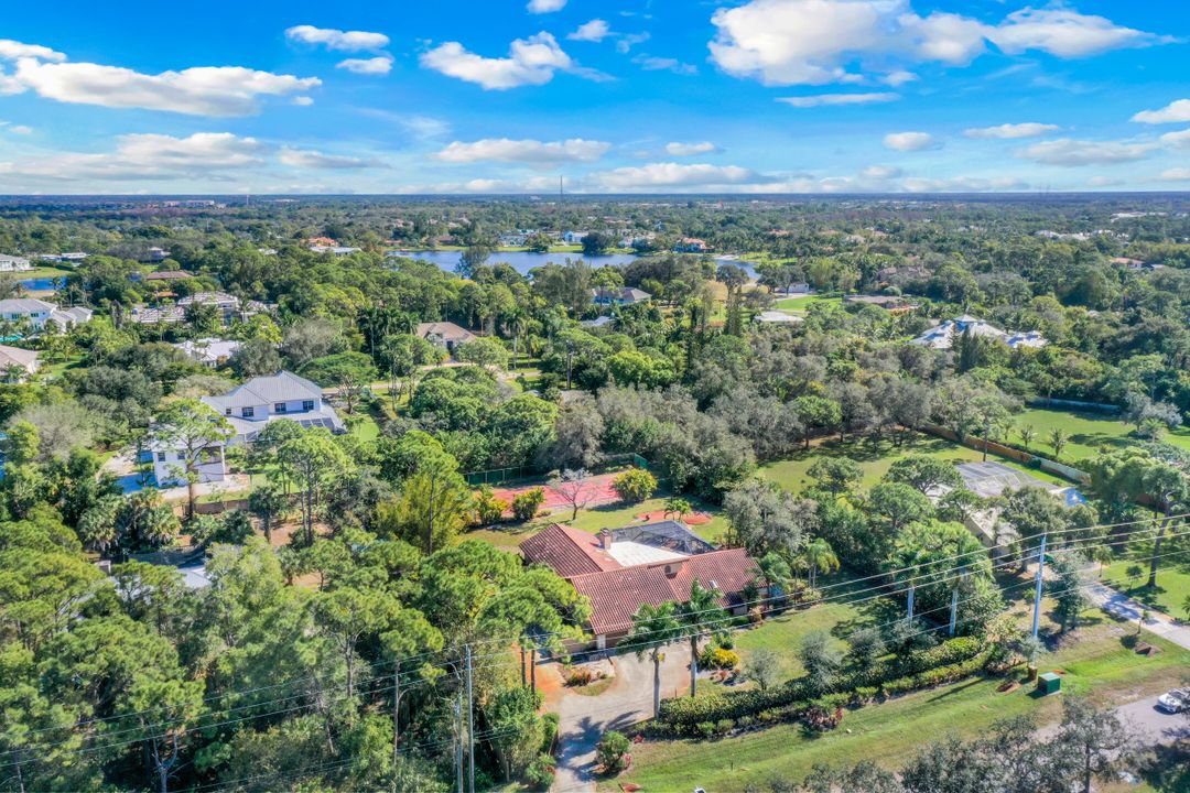 6846 Trail Blvd, Naples, FL 34108