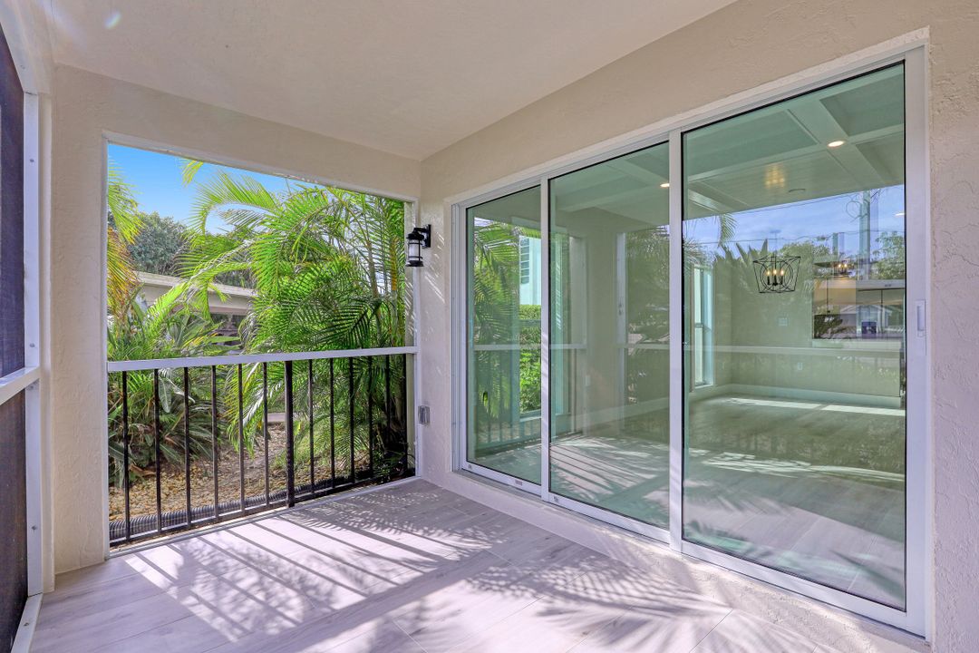 53 High Point Cir W #107, Naples, FL 34103