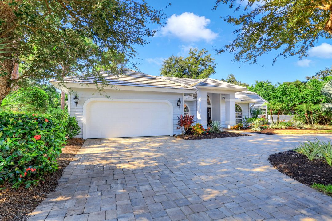 3781 Lakemont Dr, Bonita Springs, FL 34134