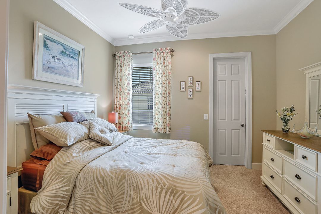9060 Siesta Bay Dr #201, Naples, FL 34120