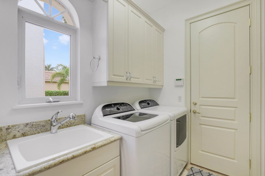 18561 Verona Lago Dr, Miromar Lakes, FL 33913