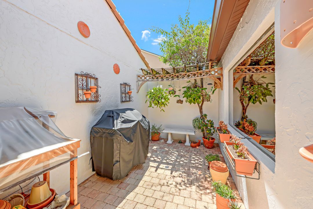 359 Bay Forest Dr  #1B, Naples, FL 34110