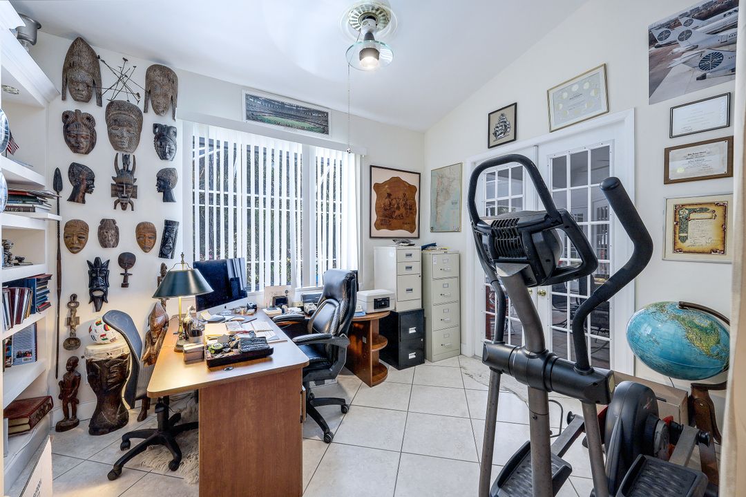 6689 Mill Run Rd, Naples, FL 34109