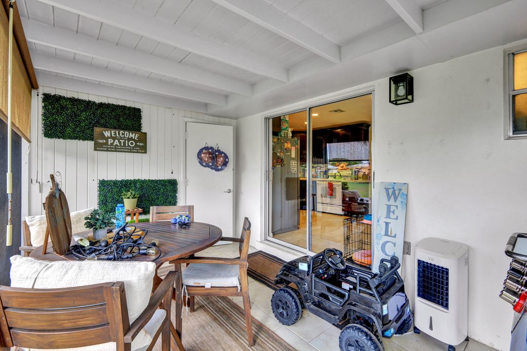 171 Crown Dr, Naples, FL 34110