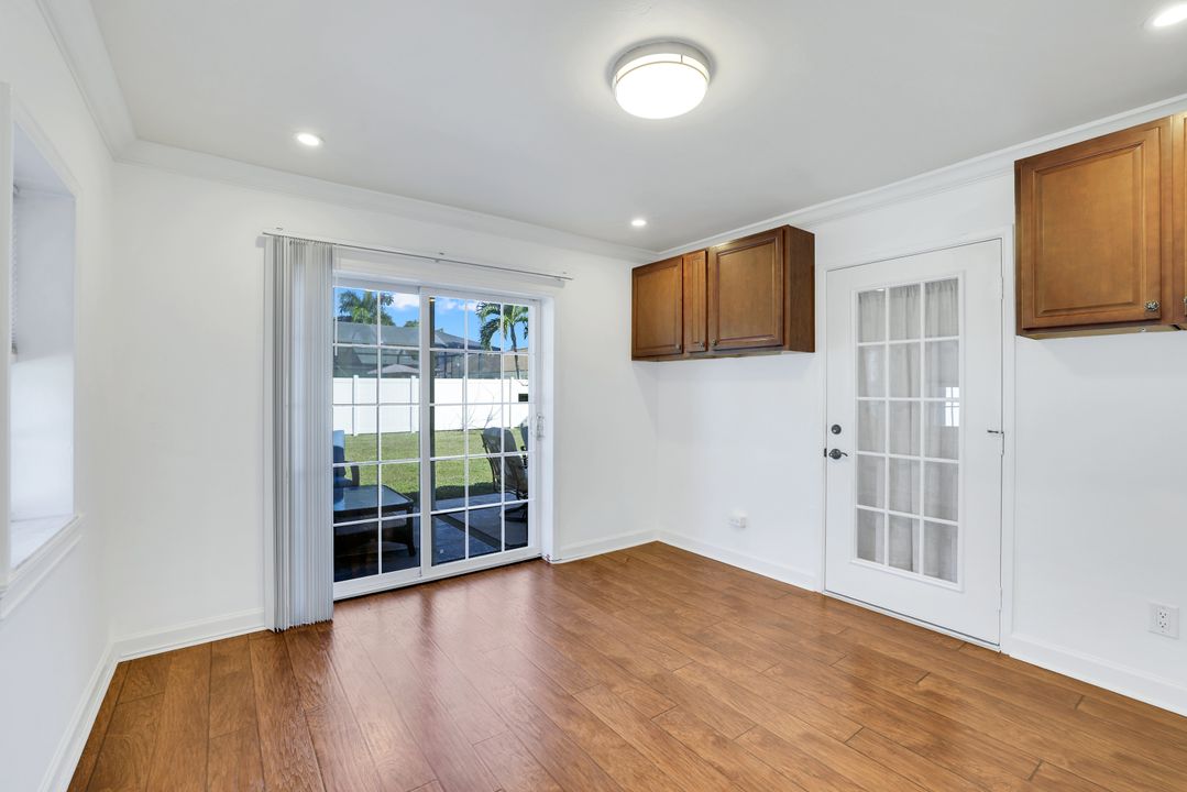 589 98th Ave N, Naples, FL 34108