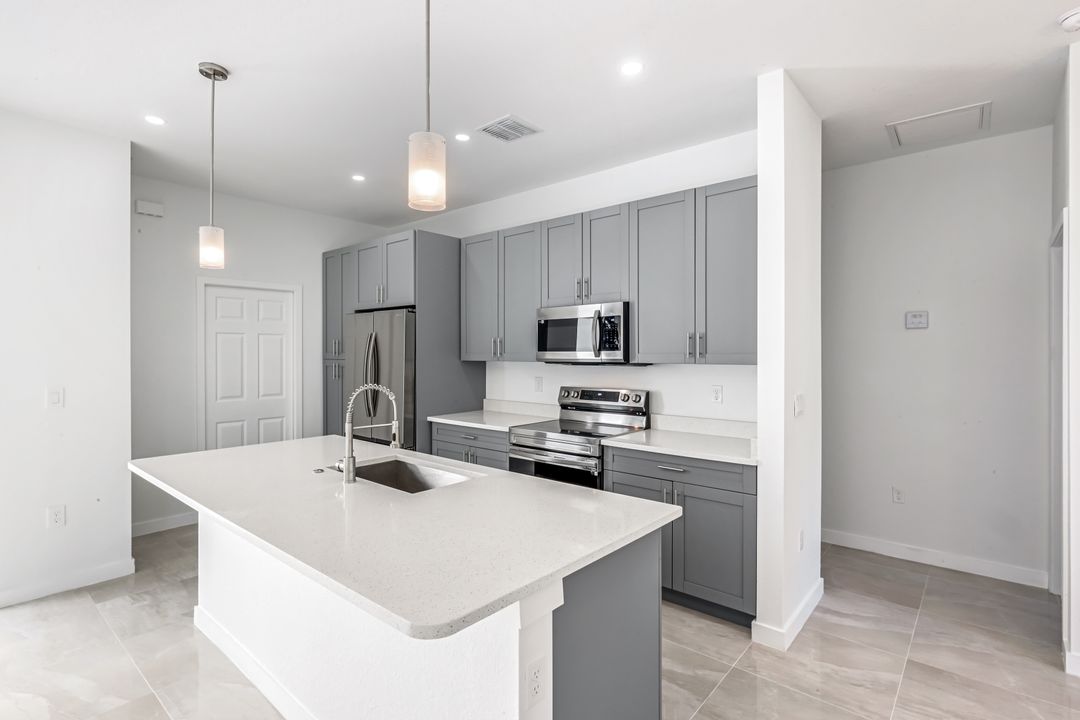 1133 Alvin Ave, Lehigh Acres, FL 33971